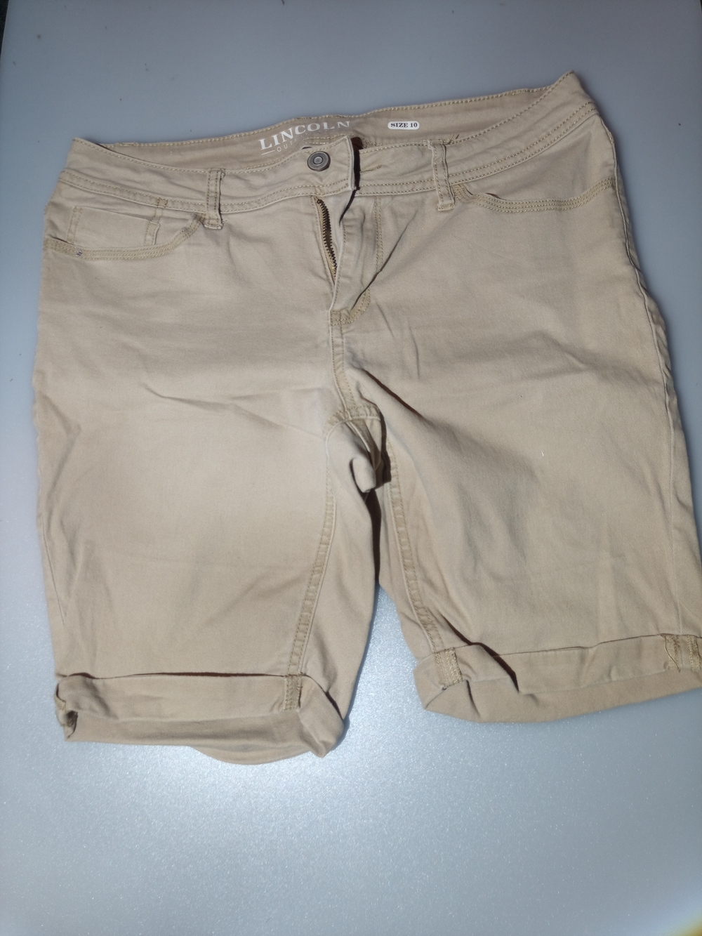 LINCOLN Women's Beige Bermuda Shorts